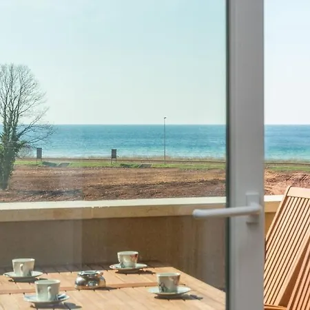 Appartement Paradiso With Sea View *
